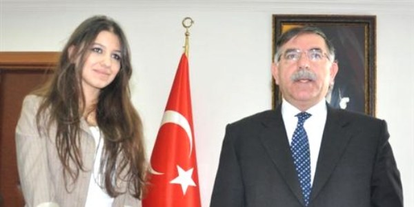 Babasının kanser olmasından etkilenen Ferah, Oxford'a gidiyor