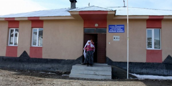 Köylülerden çalışkan kaymakama jest