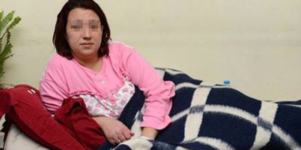 Bayan ��retmen, kocas� taraf�ndan b��akland�