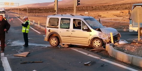 Ankara'da iki trafik kazas: 2 yaral
