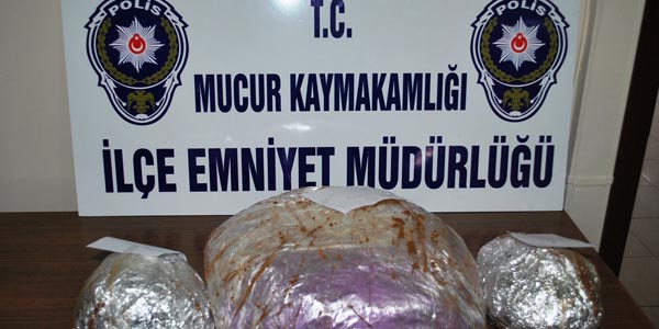 15 ya��nda 8 kilo esrarla yakaland�