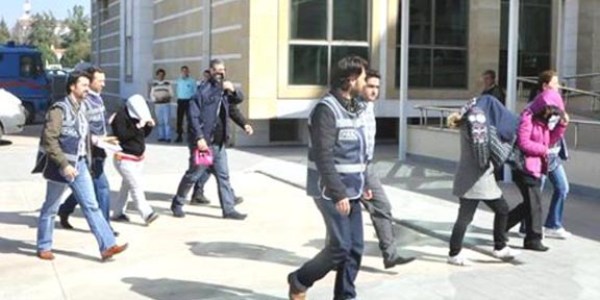 Polis, meslektaşlarını dolandırdı