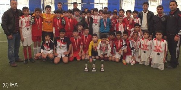 Okullar arası yıldızlar futbol turnuvası sonuçlandı
