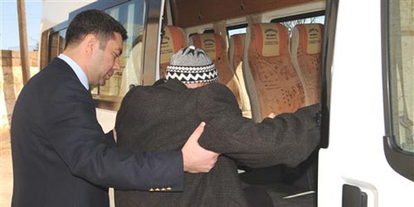 110 yaşındaki Şeyho Dede, sağlık taramasından geçirildi