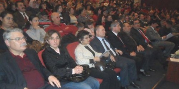 ��retmenler Korosundan 'k��a veda' konseri