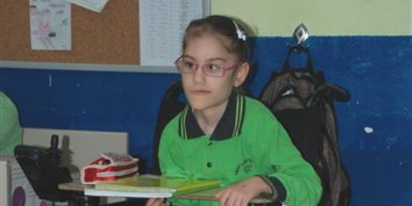 Rizeli ��renciler arkada�lar� i�in 47 bin TL toplad�