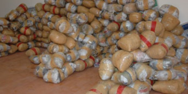 Zonguldak'ta uyu�turucu operasyonu: 10 g�zalt�
