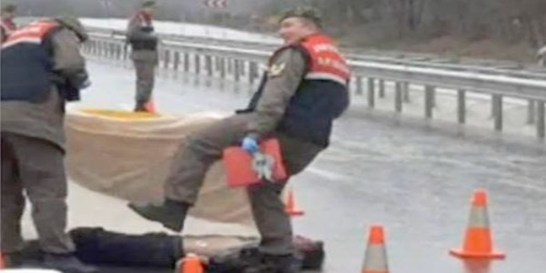 Cesetle şaka yapan astsubaya soruşturma/ Video