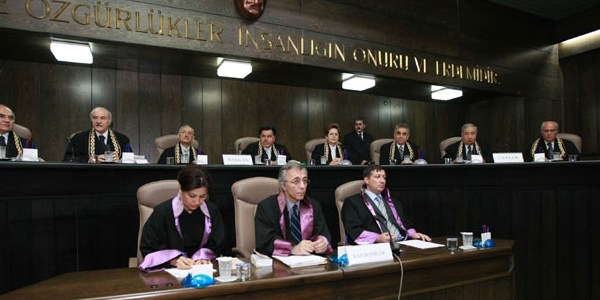 Anayasa Mahkemesi 6 dosyay karara balad