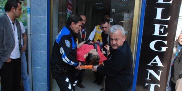 Boşanmak isteyen karısını av tüfeğiyle vurdu