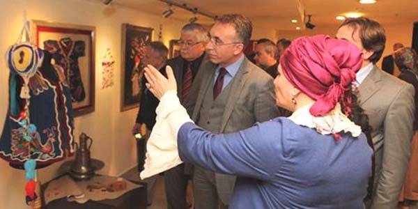 Keçe nakışı sergisi AKM Sergi Salonu'nda açıldı