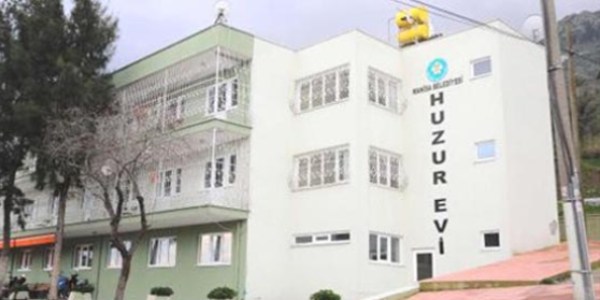 Huzurevinde zimmet iddiası tutuklattı