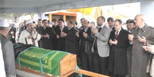 Beyin kanaması geçiren avukat hayatını kaybetti