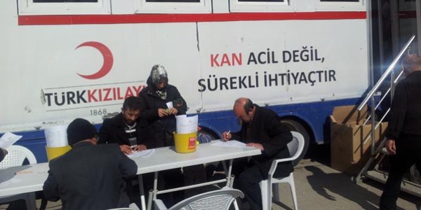 Tosya'da K�z�lay g�n�ll� kan ba���� kampanyas� d�zenledi