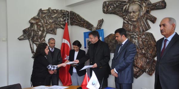 24 kursiyer KOSGEB kat�l�m belgesi ald�