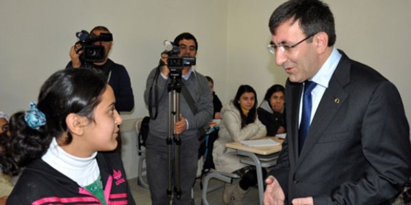 Bakan Yılmaz'dan öğrencilere meslek tavsiyesi