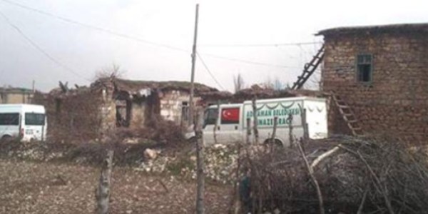Arkada�� taraf�ndan �ld�r�len asker topra�a verildi