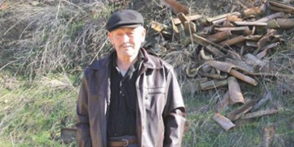 Heyelan ya�anan k�y ta��n�yor