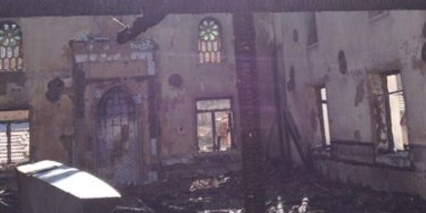 Yanan cami kullanılmaz hale geldi