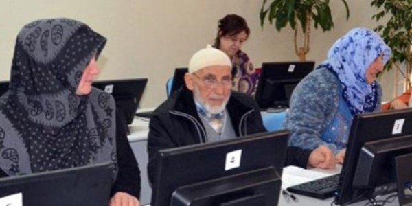 74 yaşında bilgisayar öğrendi