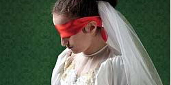 Kk yataki kzlarn 'berdel' evlilii iddias