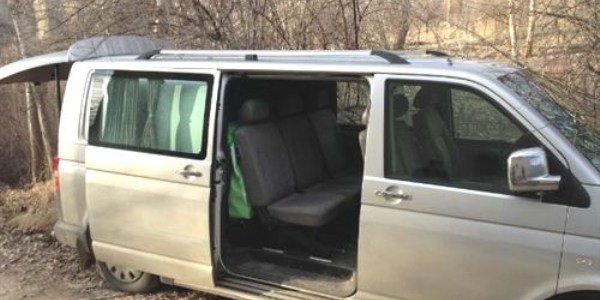 Jandarmadan kaçan minibüsten 327 kilo esrar çıktı