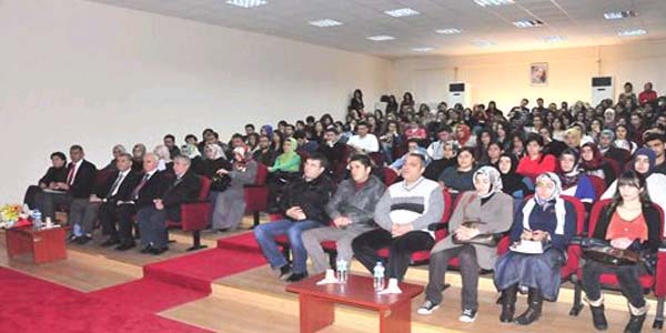 Üniversiteli öğrencilere margarin yağı anlatıldı