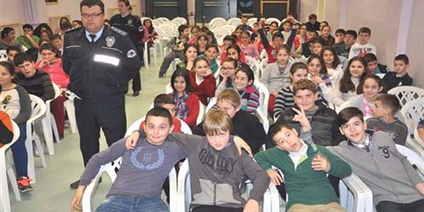 Öğrencilere 'Sürücü ve yaya eğitimi' verildi