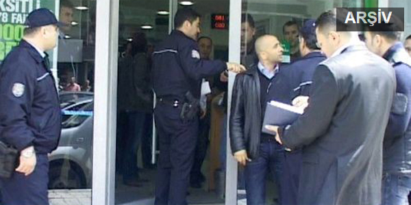 �zmir'de banka soygunu