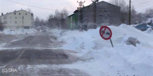 Karlova'da 4 saat mahsur kalan 13 retmen kurtarld, okullar tatil edildi