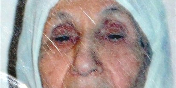 Asırlık çınar son yolculuğuna uğurlandı