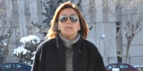 Asl�'n�n davas�nda bir alt kattaki dosyalar iki ayda yukar� ��kamad�