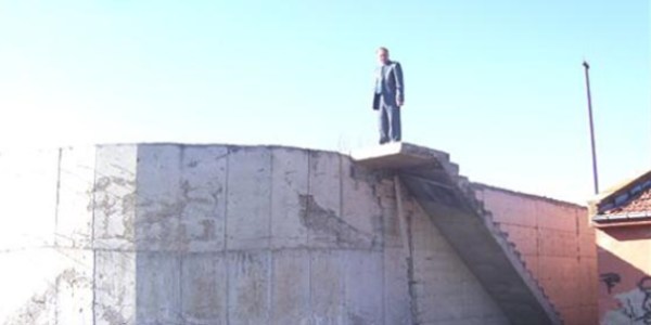 Hayrabolu ilçesinde meyve fidanı satışları devam ediyor.