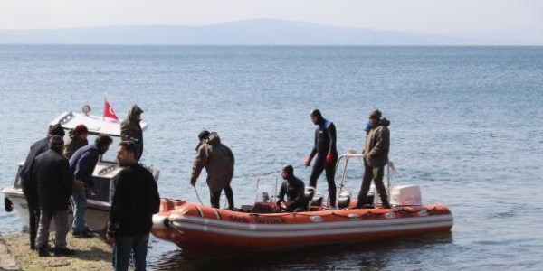 3 kayıp balıkçı havadan ve denizden aranıyor