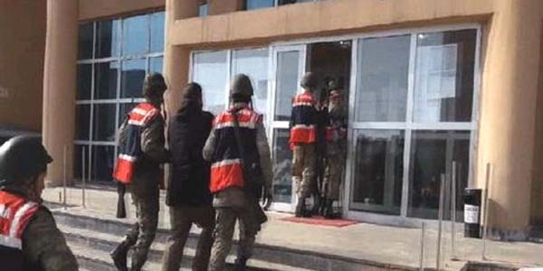Hakkari'de 8 kilo eroin ele geçirildi