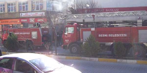 Besni'de çıkan yangın korkuttu