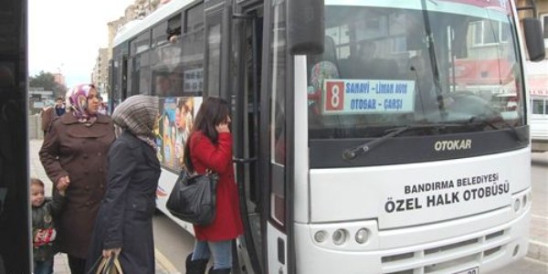 Kadınlar Gününde kent içi ulaşım araçları kadınlara ücretsiz hizmet verdi