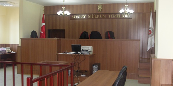 Belediye yolsuzluk davasında bir tahliye