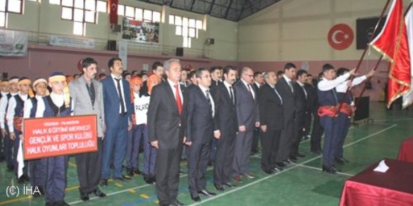 Erzurum'da halk oyunlar yarmas