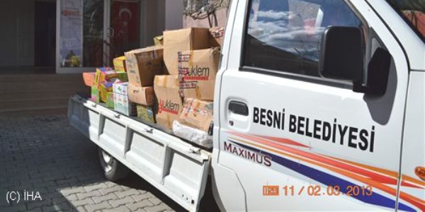 Besni Belediyesi'nden kitap ve k�rtasiye yard�m�