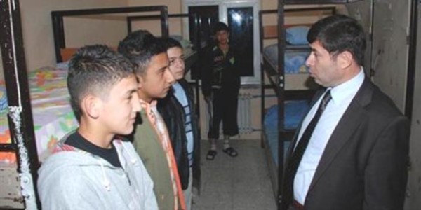 Milli Eğitim Müdürü kendini öğrencilere adadı
