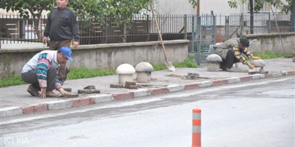 Uygunsuz parklara beton mantarlı çözüm
