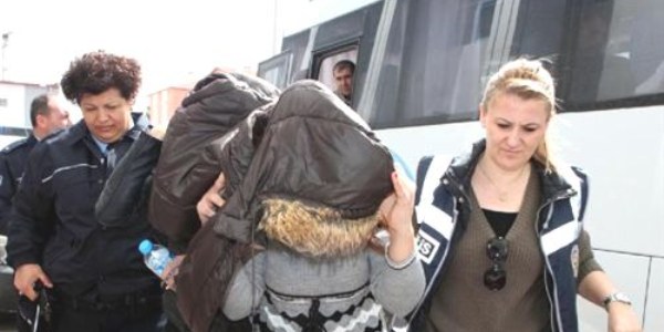 Sahte alt�n doland�r�c�lar�na 'alt�n k�zlar' operasyonu