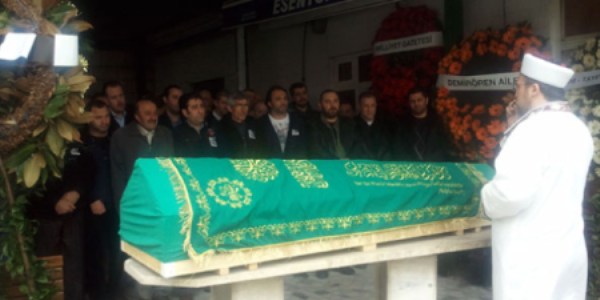 Milliyet gazetesi editörü son yolculuğuna uğurlandı