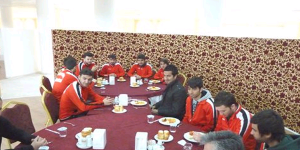 Neü Sağlık, Kültür ve Spor Dairesinden Futsal Takımı sporcularına kahvaltı