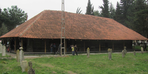 T�RSAB, G��celi Camii'ne 6 sayfa yer verdi