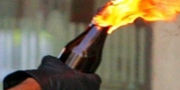 Mersin'de polise ta�l� sald�r�; 1 yaral�