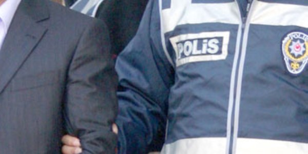 Denizli'de kredi kart kopyalamaya alan iki kii tutukland