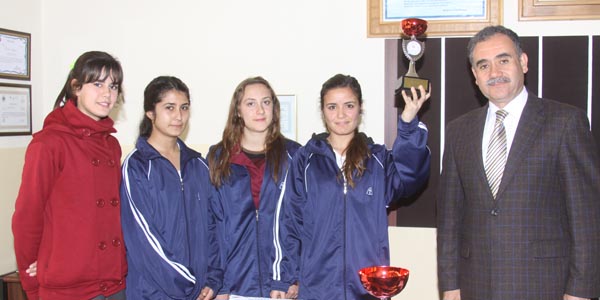 Saruhanl� Ticaret Meslek Lisesi'nden �ifte zafer