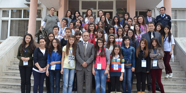 Saruhanlı'dan gelen 40 öğrenci, Kula'yı gezdi